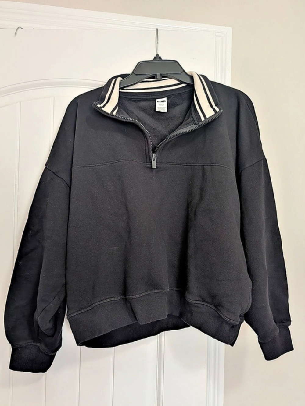 PINK Quarter-Zip Pullover in Black & Cream Size XL Like New